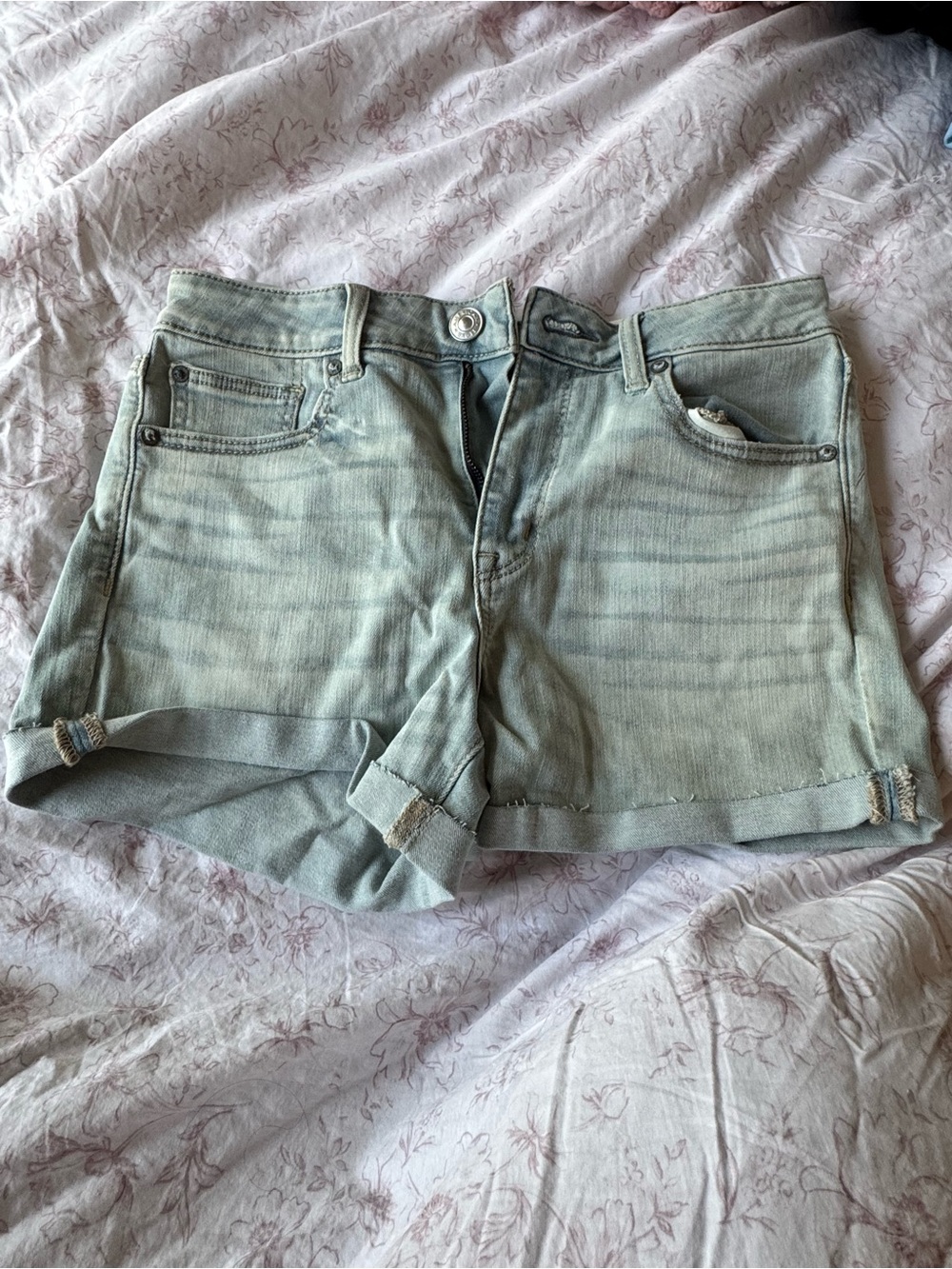 American Eagle Hi-Rise Shortie Blue Denim Women’s Rolled-Hem Shorts